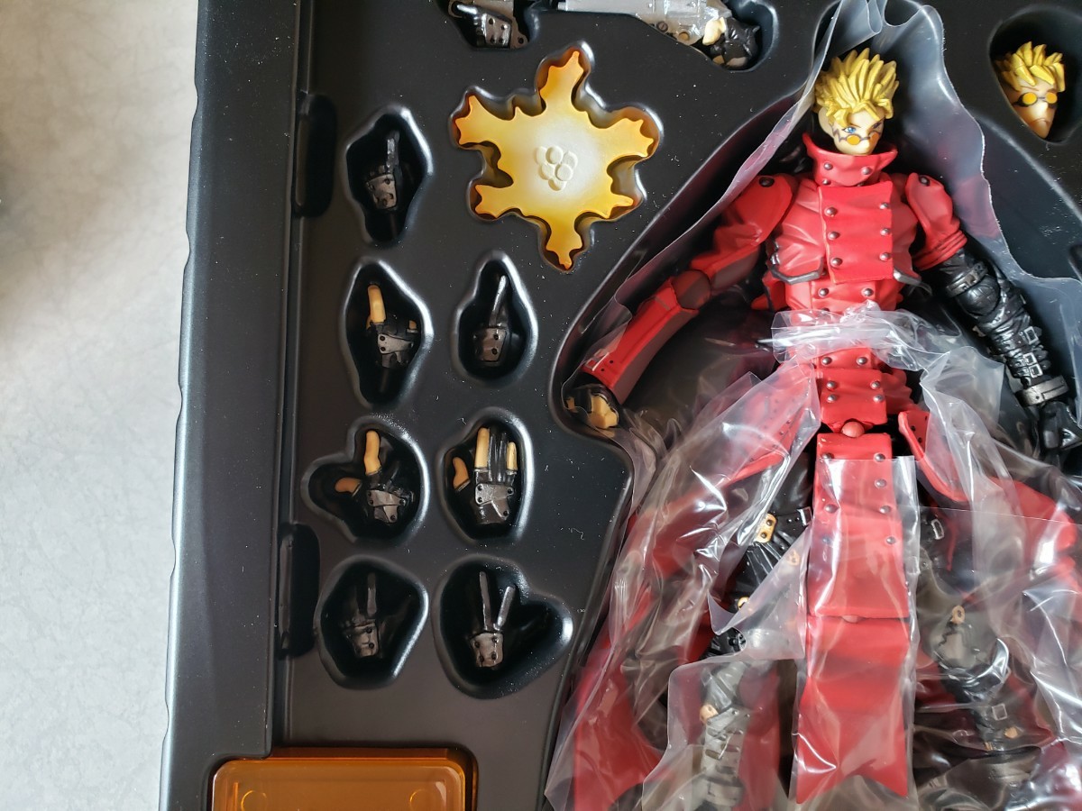 海洋堂 リボルテックヤマグチ TRIGUN ヴァッシュ・ザ・スタンピード 