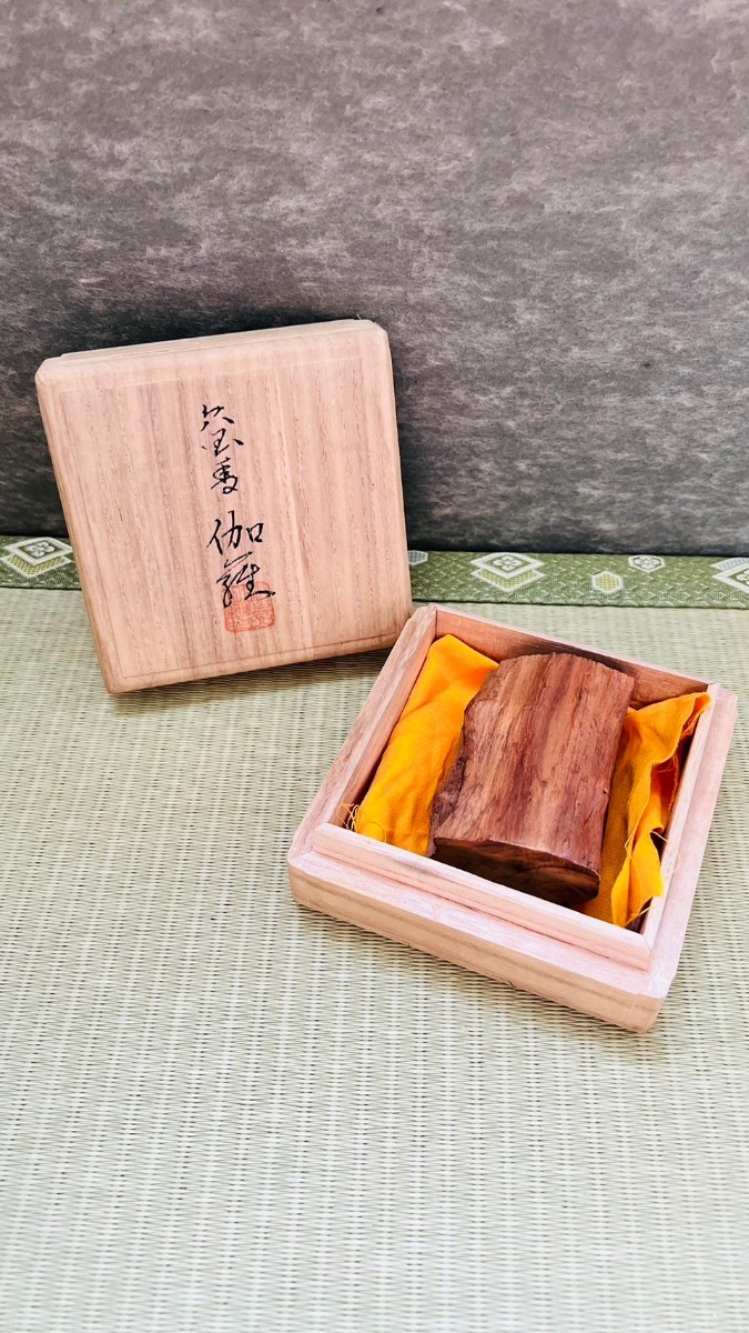 【超激得，定番】 寺院保管品 六国香 伽羅 84g 香木 香道具品 香炉 香合 茶道具 ベトナム産 御香木 お香 聞香 組香 薫香 沈香 塗香 中国美術(お香)｜売買されたオークション情報、yahooの商品情報をアーカイブ公 その他