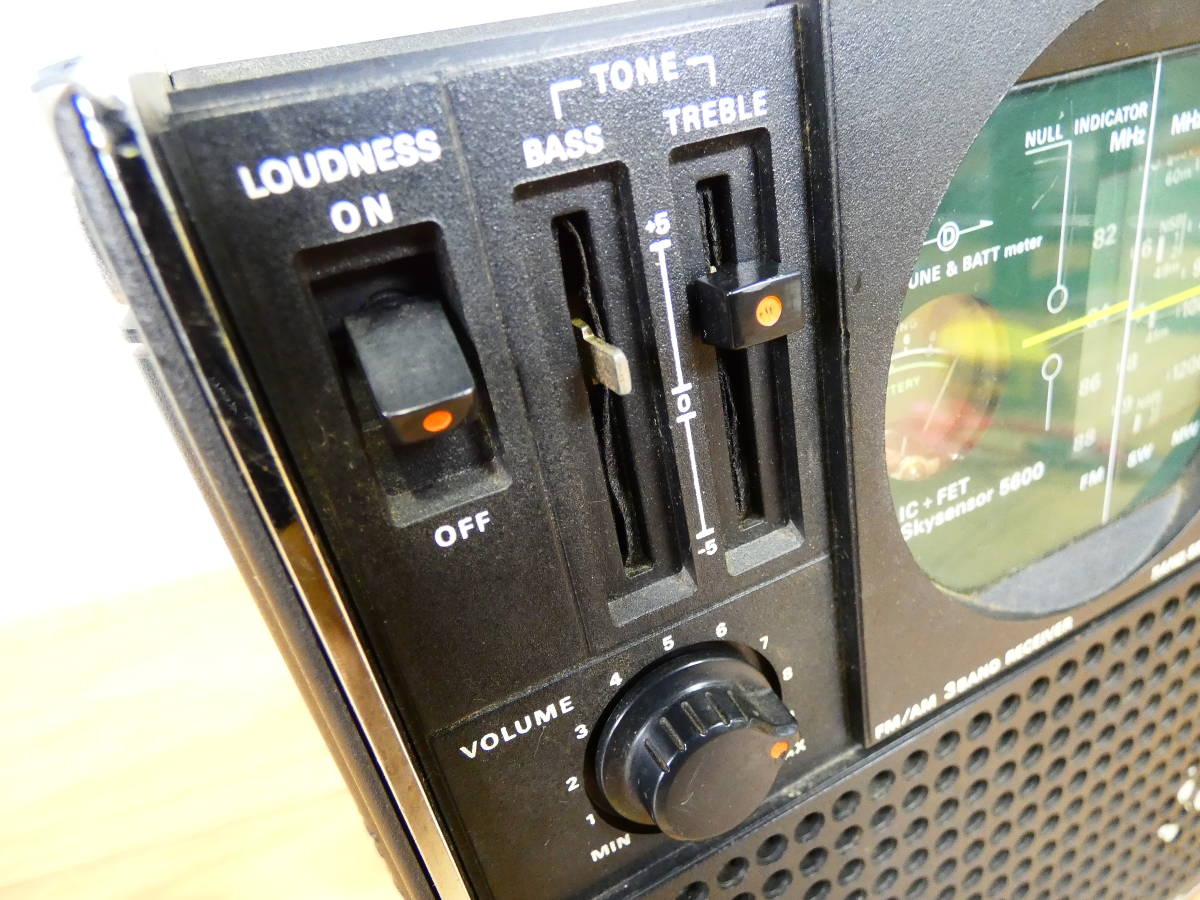 美品SONY スカイセンサー ICF-5600 FM ラジオ 昭和レトロ