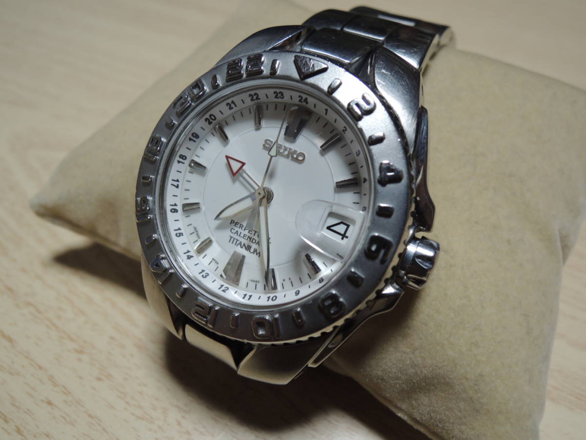 稀少☆セイコー☆パーペチュアルカレンダー☆GMT☆チタン☆可動 