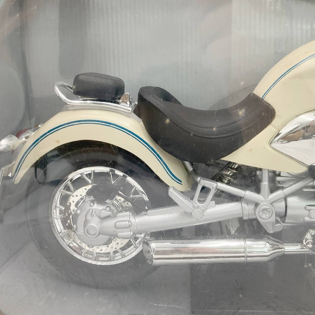 ☆未開封☆BMW R1200C 1/6スケール DIE-CAST バイク CRUISER ☆未開封☆BMW R1200C 1/6スケール DIE-CAST バイク CRUISER