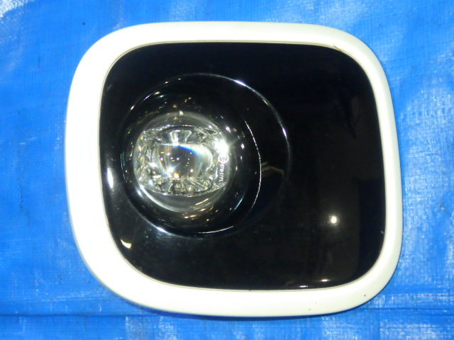 26 シフォン LA660F タント LA660S 令和1年 KF-VE7 純正 右 フォグランプ ガーニッシュ セット LED