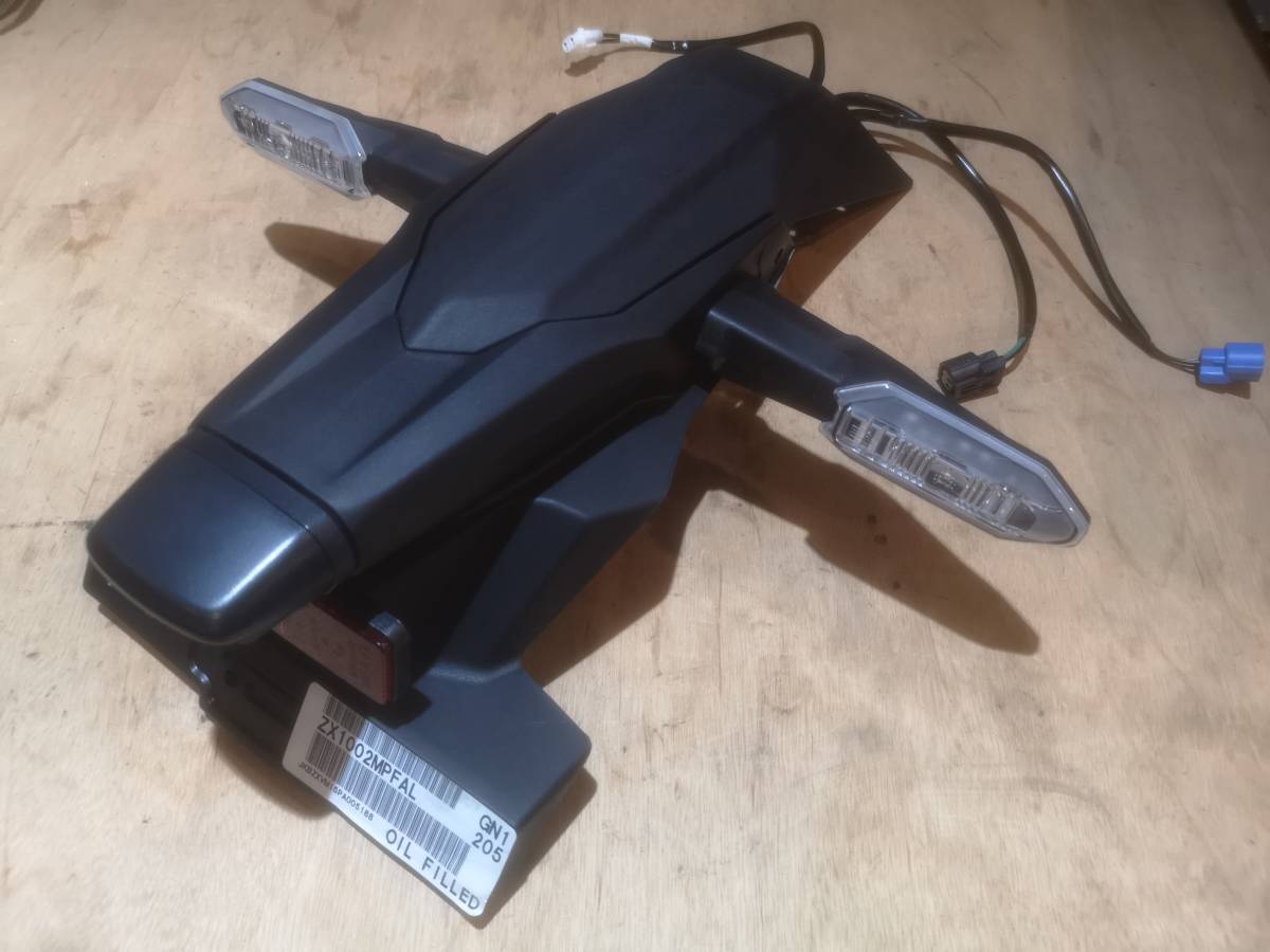 【SALE，限定セール】 ZX-10R 純正 リアフェンダー テールライト LEDウインカー付 テール周り一式 新車外し 2020年製(リア)｜売買されたオークション情報、yahooの商品情報をアーカイブ公開 - オークファン カワサキ用