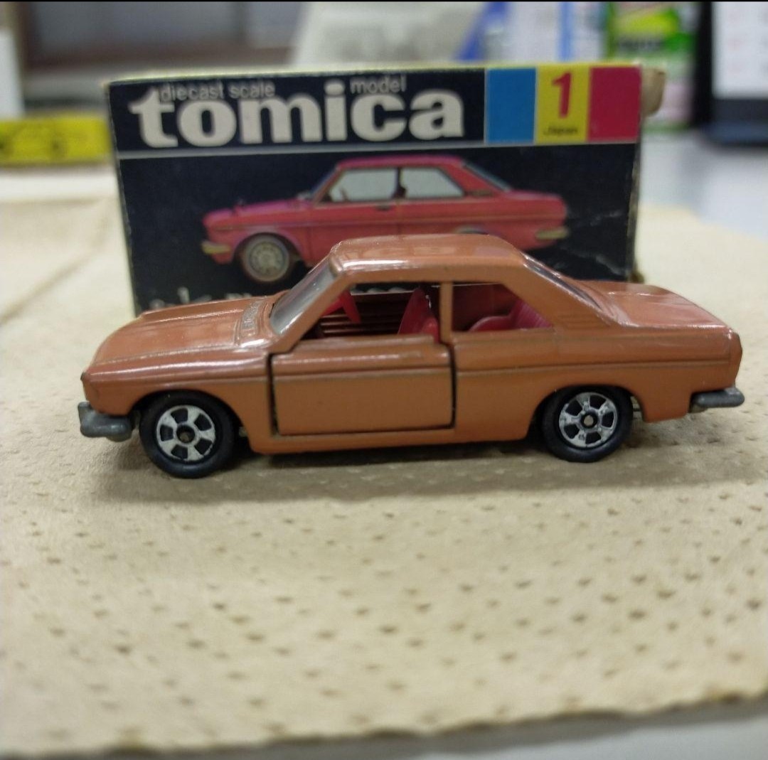 最初期　黒箱トミカ ブルーバード SSS クーペ　サファリレッド　アイボリー内装 最初期 黒箱トミカ ブルーバード SSS クーペ サファリレッド