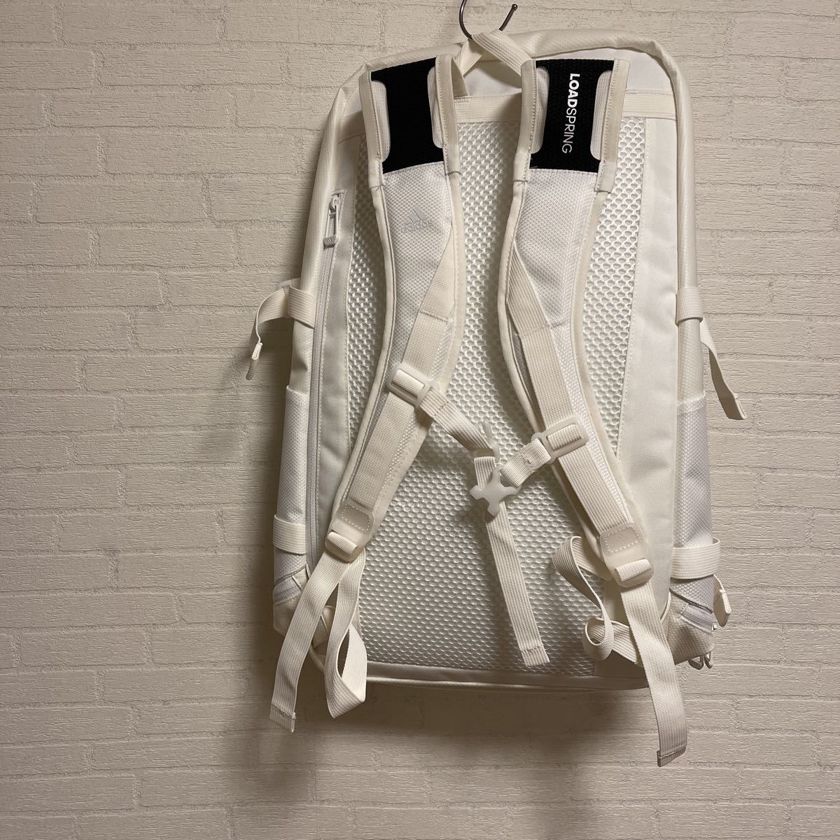 adidas/シューズ収納付き大容量バッグパック/リュック/白 アディダス