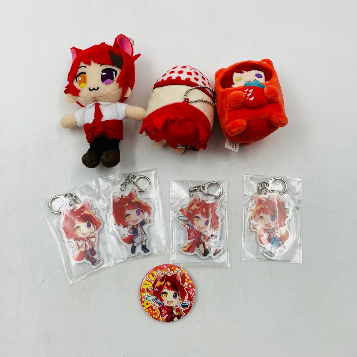 中古品 すとぷり 莉犬 もちころりん ぬいぐるみ キーホルダー 缶バッジ等 まとめ