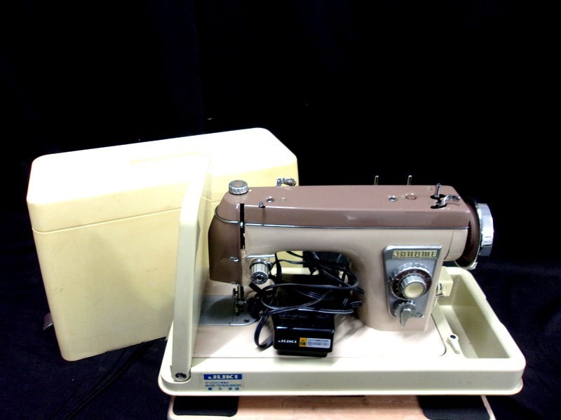 1000円スタート ミシン JANOME ジャノメ No.NB258320 ハンドクラフト 手工芸 ジャノメミシン 蛇の目 通電確認済み ケース付 3 ST1045