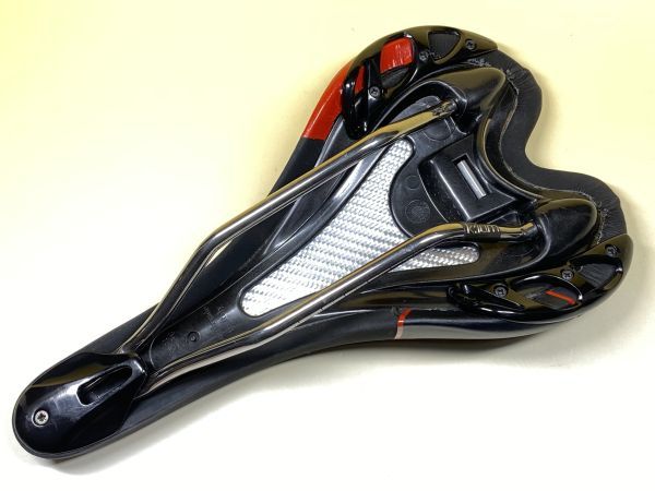 自転車 fi'zi:k Aliante VSX ブラックサドル