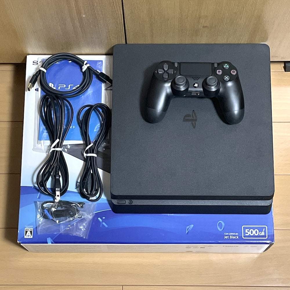 美品! 送料無料! PS4 PlayStation4 CUH-2200 500GB ジェットブラック