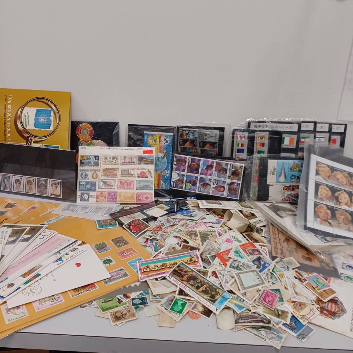 外国切手　まとめ　使用済み・未使用　バラ・シート　混在　沢山　世界　海外