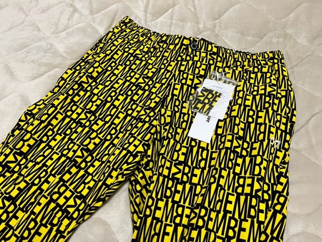 ♪正規　パーリーゲイツ　マスターバニーエディション　MBEプリント　ジャージ感覚　タクテルN　ハイストレッチツイルパンツ　４　黄♪