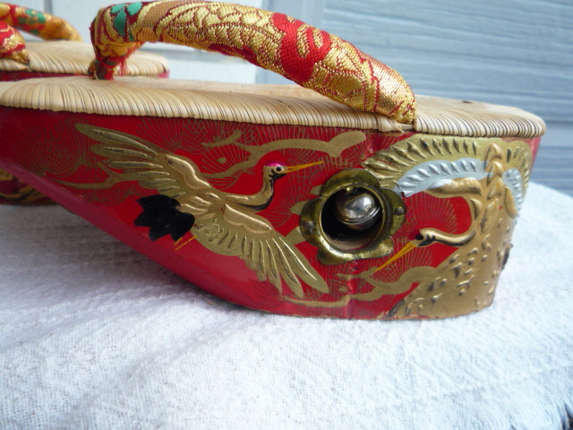 ぽっくり（おこぼ） 七五三 朱塗りに鶴の蒔絵 台は本畳み ぽっくり（おこ