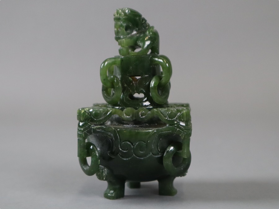 中国美術 和田碧玉彫刻 獅子蓋龍耳遊環付三足香炉 箱