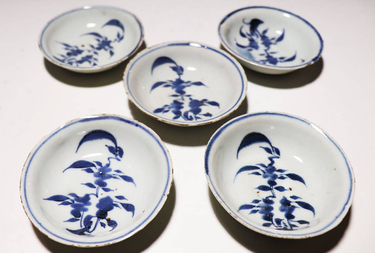 古染付　水禽図　小皿・小向付　蓮池に番の水鳥　中国・明末～清初 花】古染付：明末清初期染付草花図小皿 五客 其の壱 古染付 小皿・小向