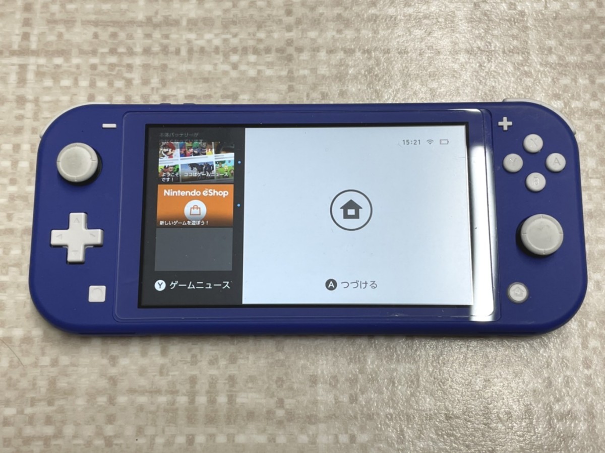 中古品　起動確認済み　Nintendo Switch　スイッチライト　本体　HDH-001　2428