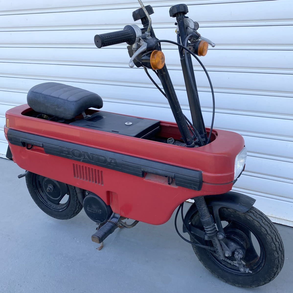 ホンダ・モトコンポ・赤・車載工具無し・クランキングOK・圧縮ありそうです？書類紛失・AB12-***6992・不動・キズ汚れ錆びミラー，カバー割 ホンダ モトコンポ HONDA 2026年最新Yahoo!オークション 赤 ホンダ・シティにモトコンポを積んでみた。｜クルマと完全合体