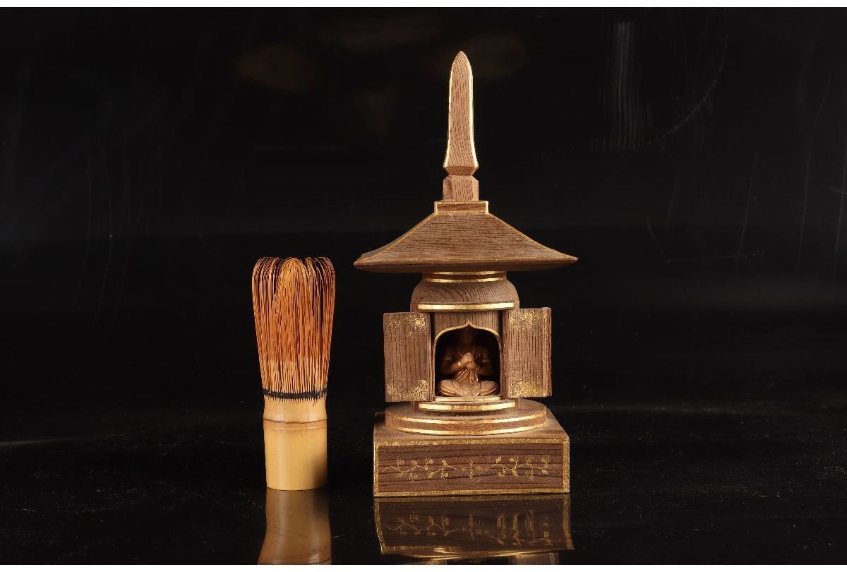 URA]久保田唯心 作/神代杉材截金多宝塔/共箱/H21.5cm/7-4-175(検)骨董