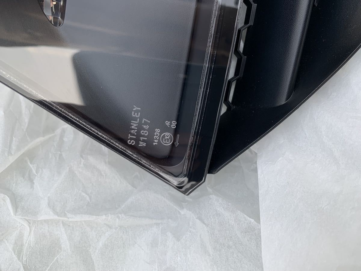 S660 JW5 後期 リヤガーニッシュ センター テールランプ 超美品 