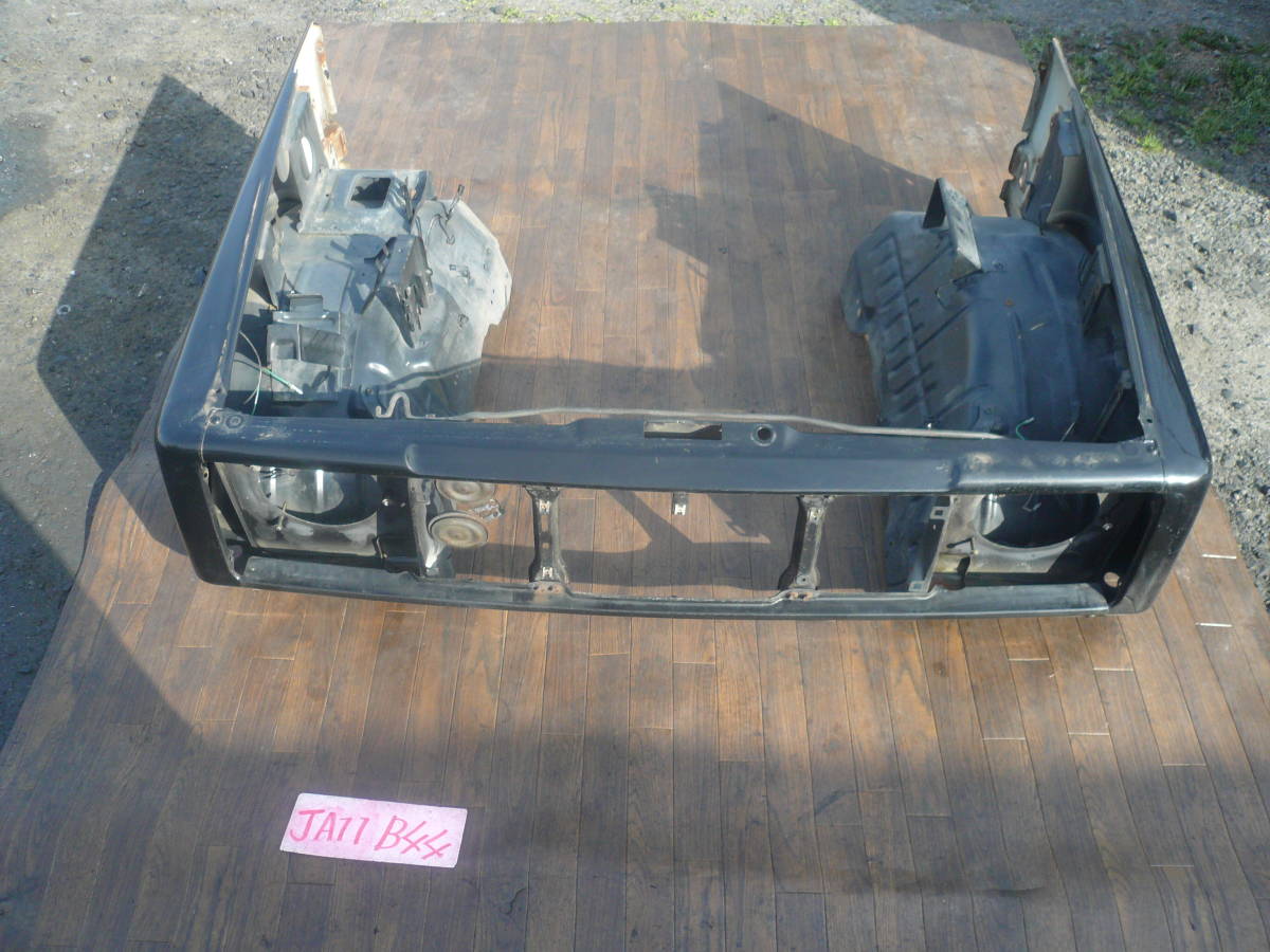 Ｂ４４　ジムニー　ＪＡ１１　コの字フェンダー　黒　０DG　※説明欄必読