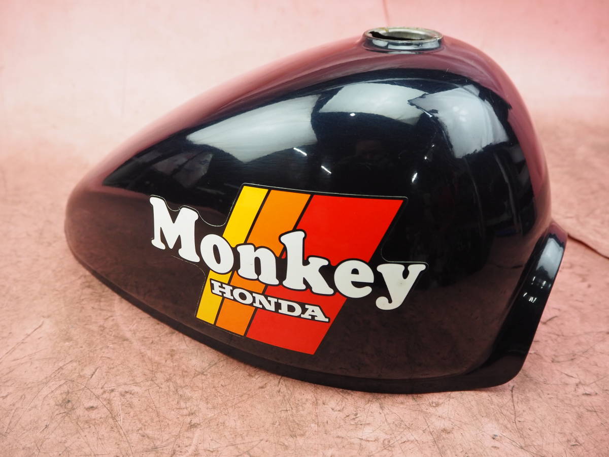 (1台分解)　きれい !! モンキーロゴ付き / 穴なし 　 モンキー Z50J タンク (ゴリラ)　 100haaS10