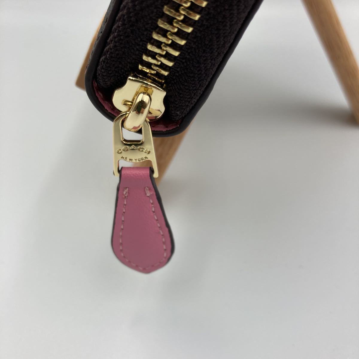 【新品★未使用】正規品 コーチ COACH 長財布 フラワー  F31572 Amazon.co.jp: [コーチ] COACH 長財布 F31572 ブラウンマルチ IMBMC