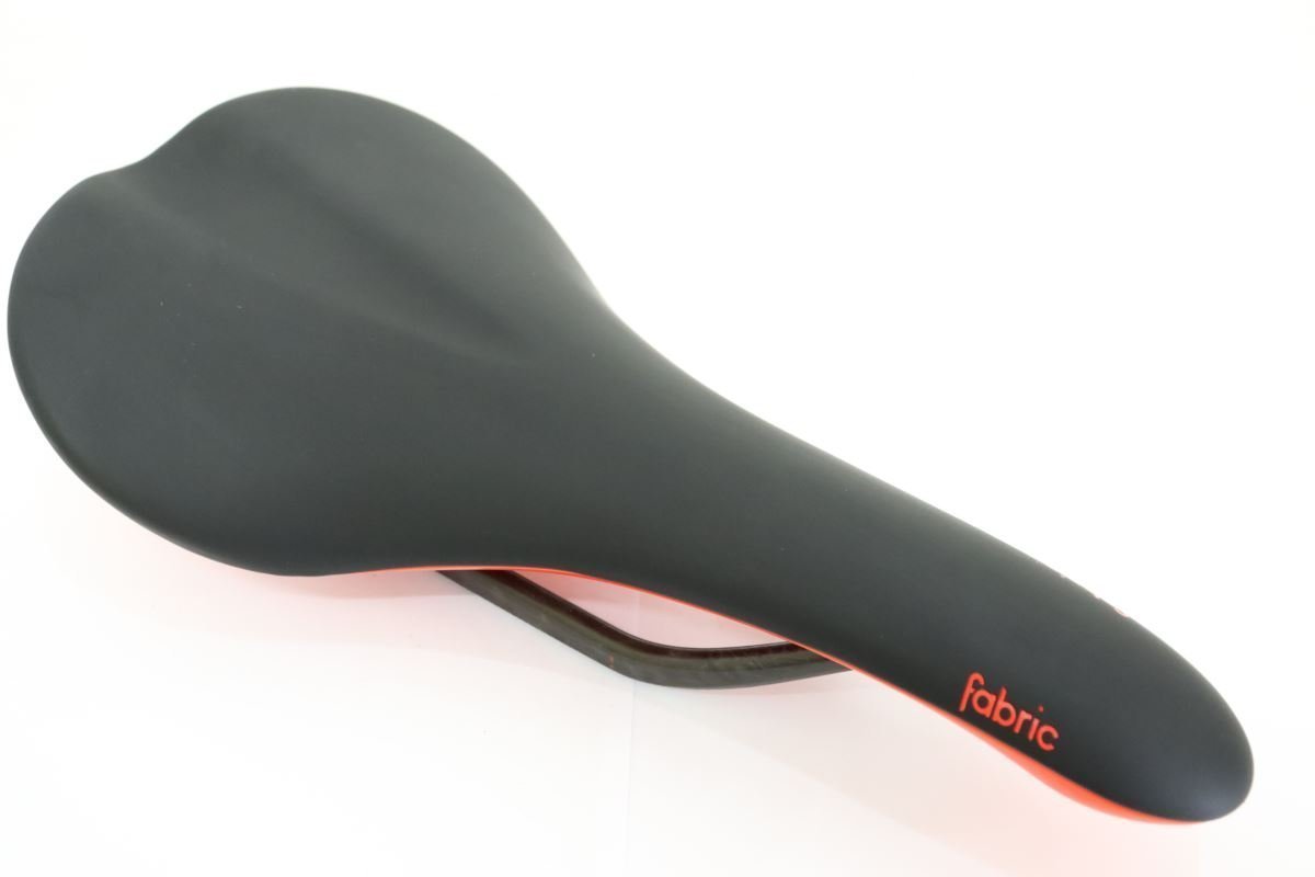 ラファ カーボンサドル fabric Scoop Pro Team Flat カーボンレール