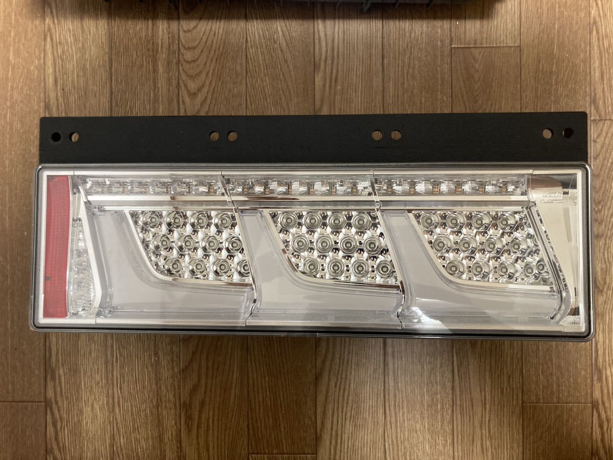 トラック用オールLEDリアコンビネーションランプ 小糸 コイト LED