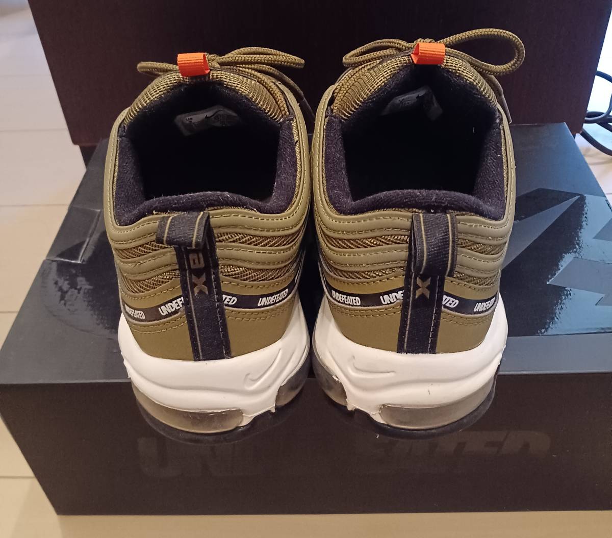 ナイキ アンディフィーテッド NIKE 0 × AIR MAX エアマックス97 オリーブ ×UNDEFEATED OLIVE UNDEFEATED ほぼ未 OLIVEの所有者レビュー360度 エア ⁄