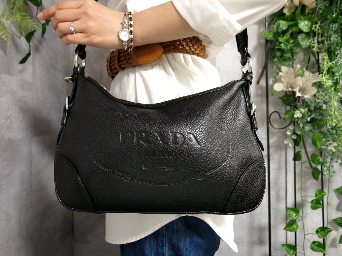○超美品○PRADA プラダ○ロゴエンボス○カーフ レザー 本革○