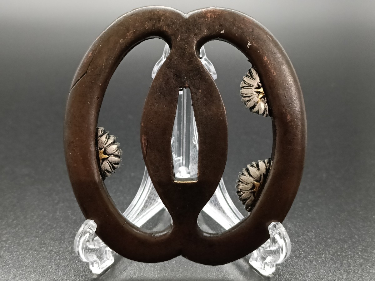 XG148 日本刀装具 81749 日本刀装具 刀鍔 花の図 銅地 細工