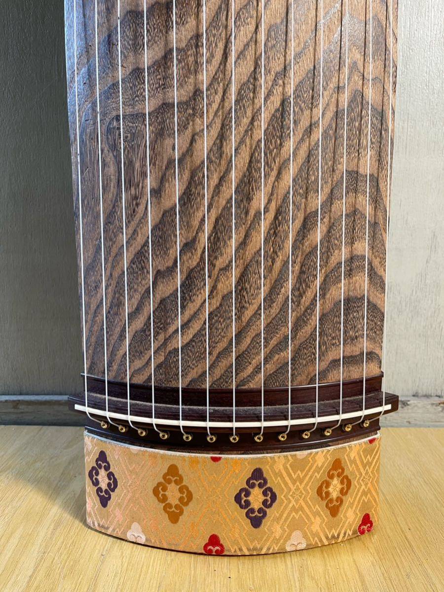 琴 筝 研水銘 和楽器 13弦 くり甲 綾杉彫り 猫足 蒔絵 螺旋細工(筝、琴