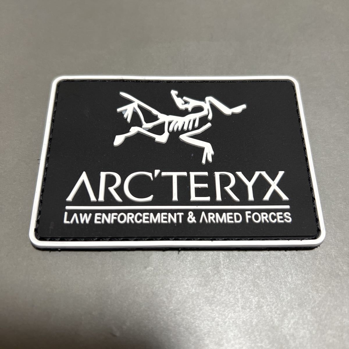 アークテリクス リーフ arcteryx ベルクロ パッチ PVC 白黒 LEAF