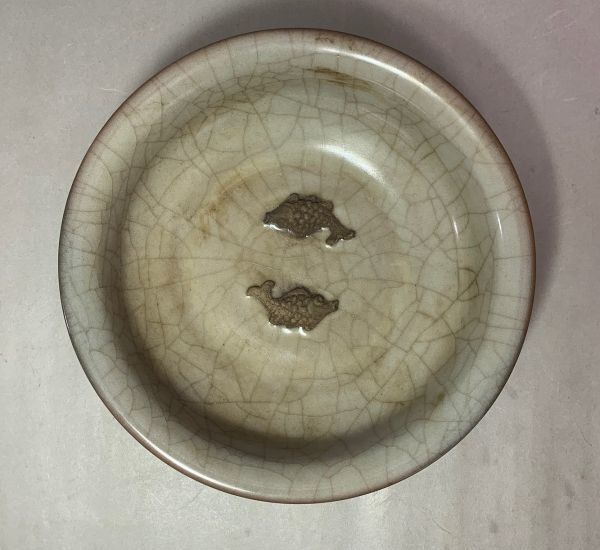 【伊】双魚皿 (亮220220) (宋代 磁州窯 汝窯 官窯 定窯 鈞窯 哥窯 輝州窯 吉州窯 中国 古玩 五大名窯)