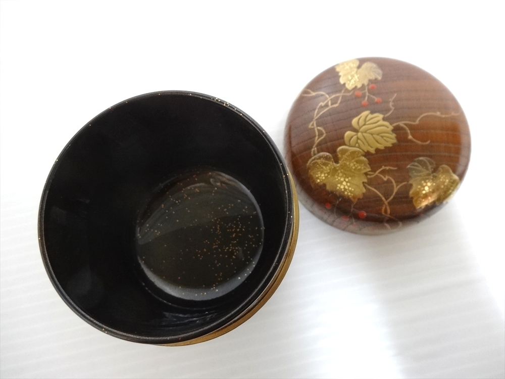 輪島塗　坪井英憲（夕帆）作　菊桐蒔絵五　大棗　共布 　鵬雲斎極め箱　MR6866 輪島塗 坪井英憲（夕帆）作 菊桐蒔絵五 大棗 共布 鵬雲斎極め箱 MR6866