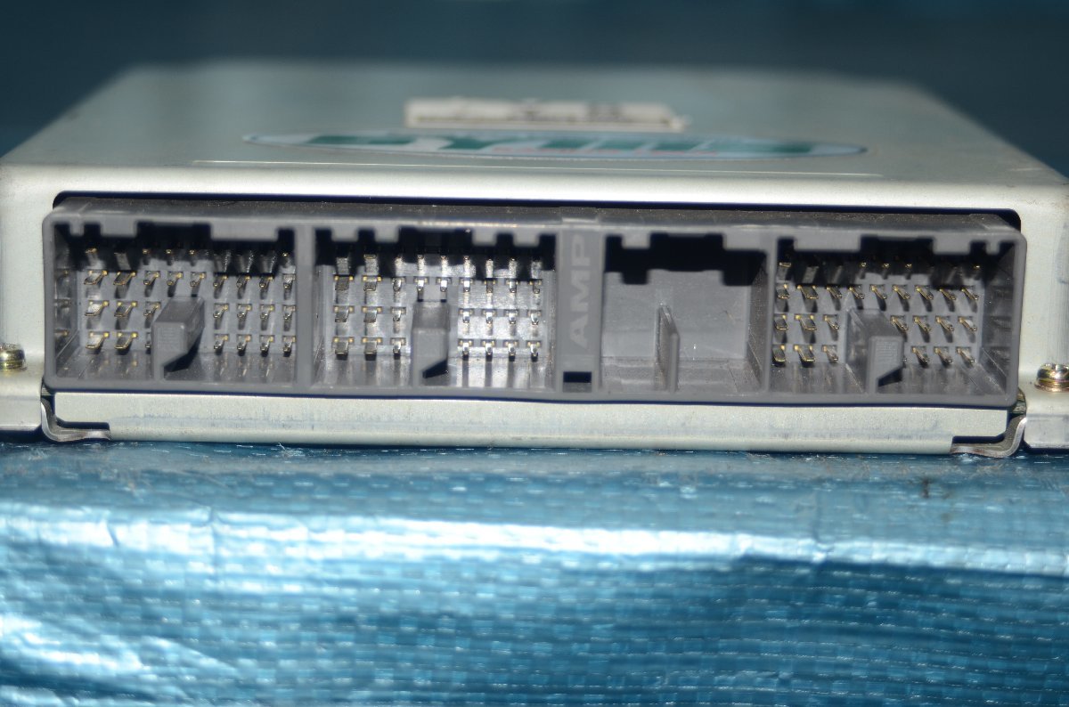 スバル レガシー B4 BE5 ECU エンジンコンピュータ Y8 22611 AG292 A18