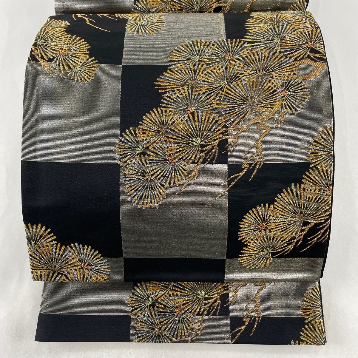 袋帯 美品 秀品 市松 若松 箔 黒 六通 正絹 【中古】