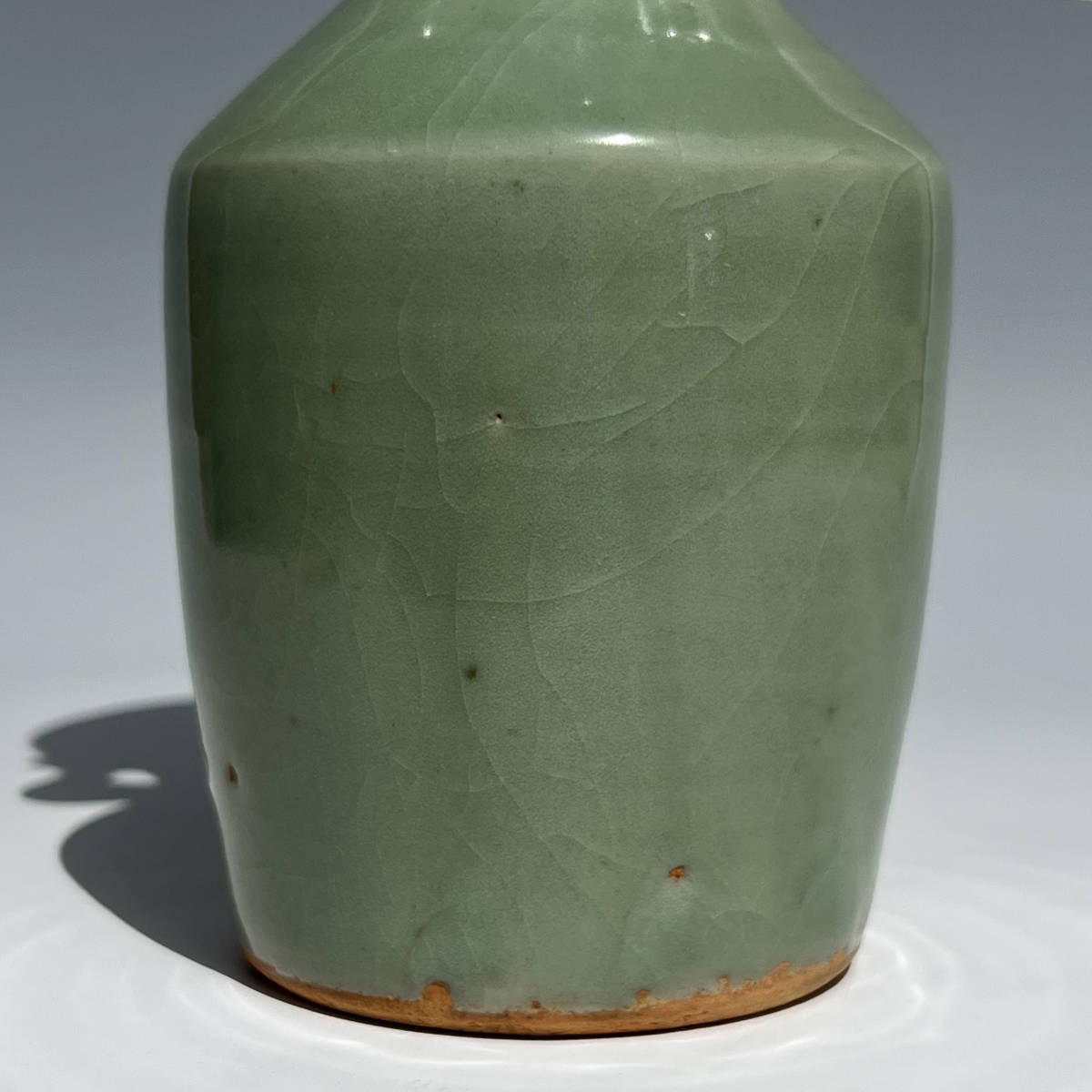 中国古美術・旧蔵の磁器・三彩の紙槌瓶・陶芸・置物・茶道具・書道・文房具·花瓶 中国古美術・旧蔵の磁器・三彩の紙槌瓶・陶芸・置物・茶道具・書道