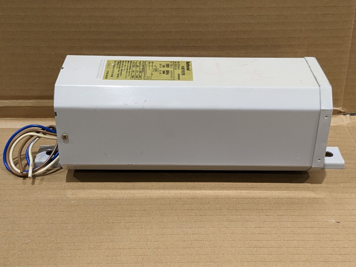 フランキーさん専用National 水銀灯安定器（中古品） National ☆水銀灯安定器2個セット☆屋外用☆品番 YZ70124410☆品名
