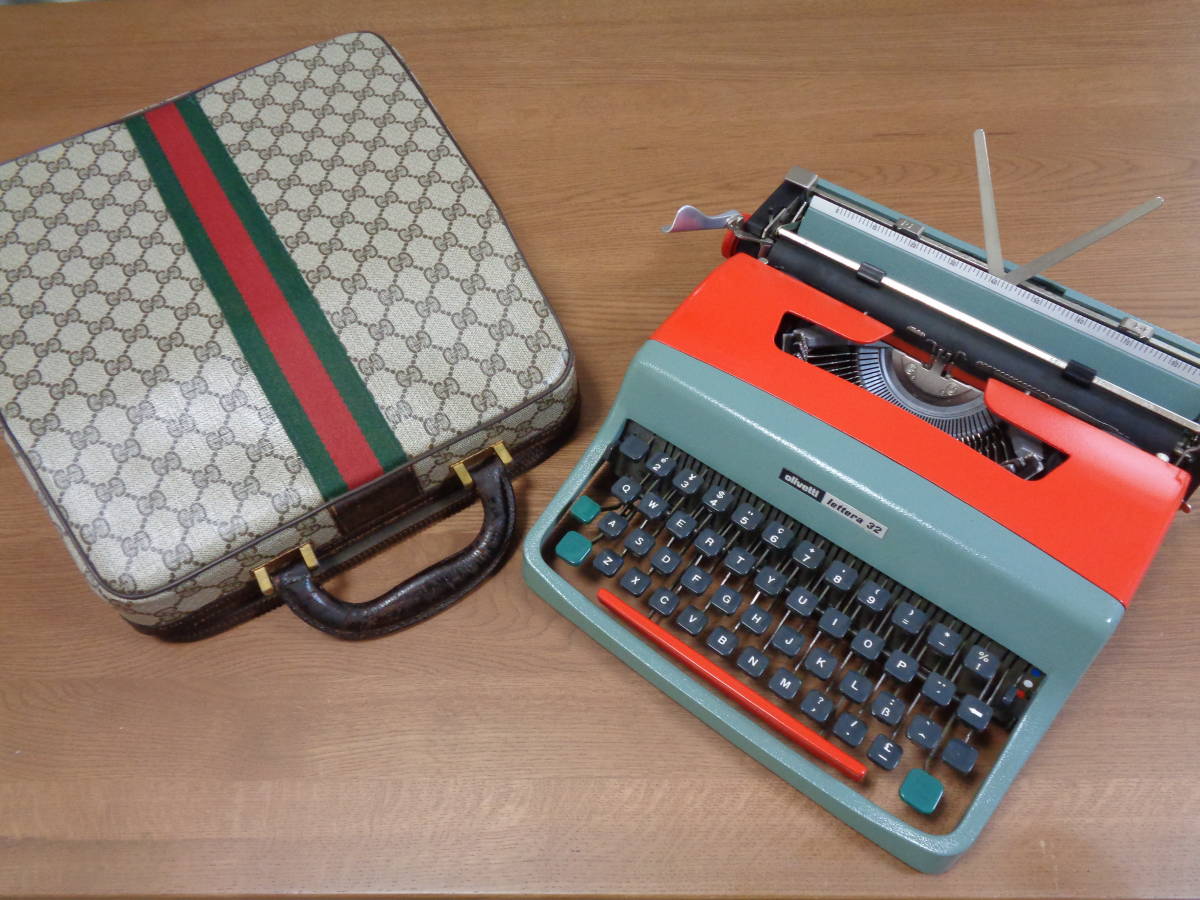 GUCCIケース olivettiLETTERA35タイプライターシェリーライン GUCCI
