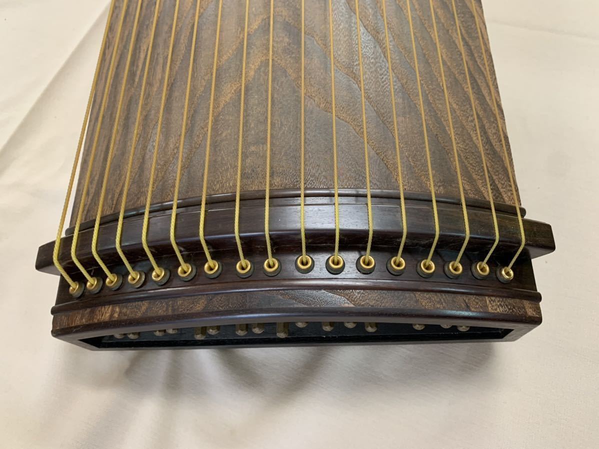 高級琴 箏 13弦 くり甲 綾杉彫り 柏葉 山田流琴 四分六板 楽器