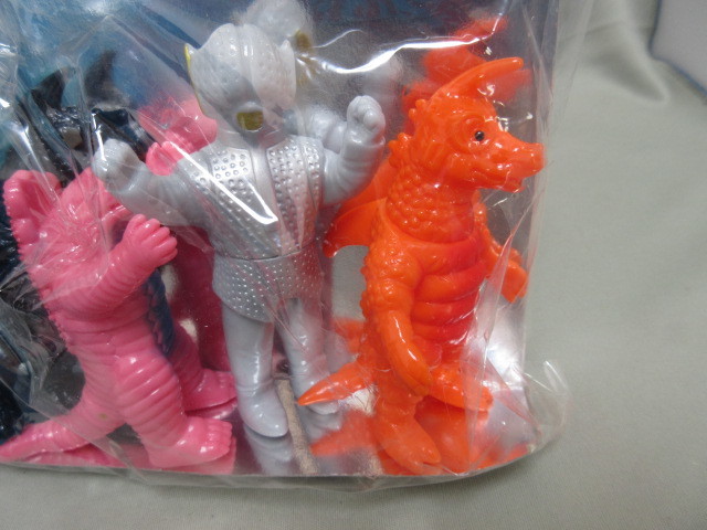 円谷コミュニケーション 【未開封】ブルマァク ミニ怪獣シリーズ D