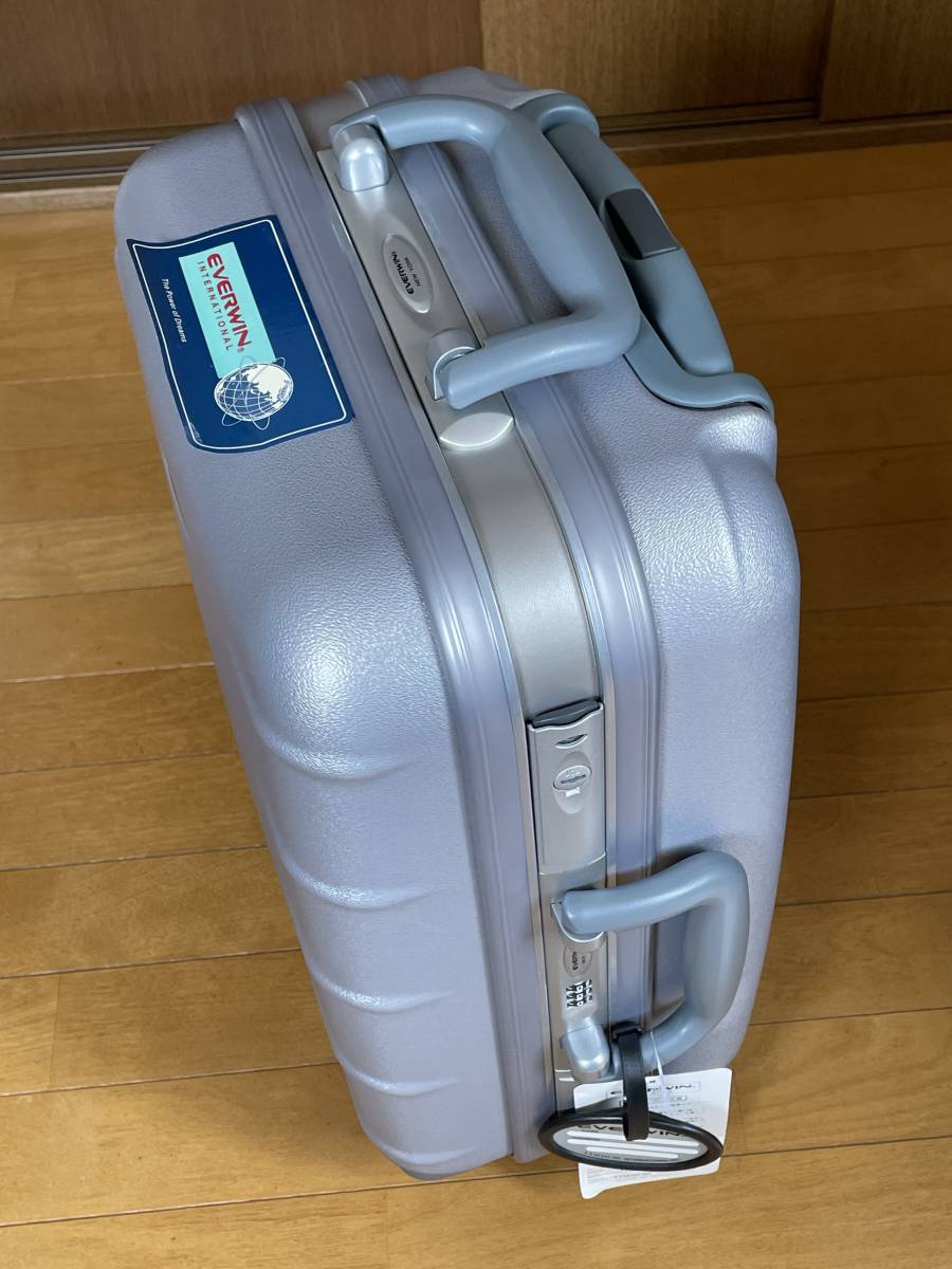 ★☆未使用・スーツケース/ キャリーバッグ 小型・機内持ち込みサイズ Everwin ☆★_4