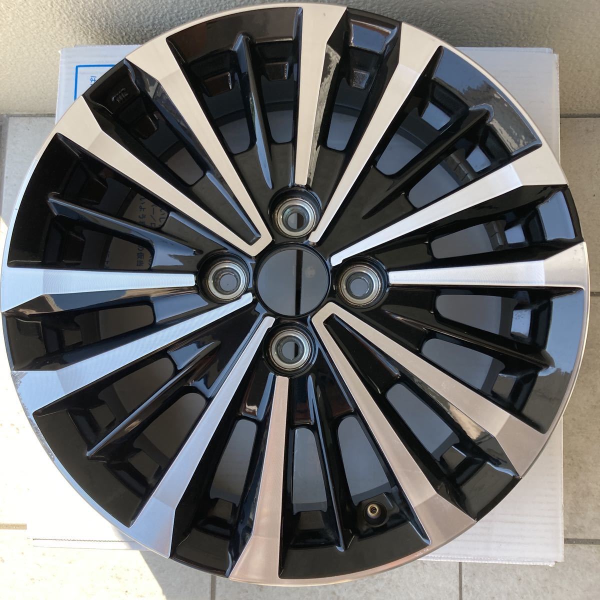 【中古】ダイハツ トール ルーミー 純正アルミホイール カスタムGT ターボ 後期 15インチ 5J +40 4穴_1