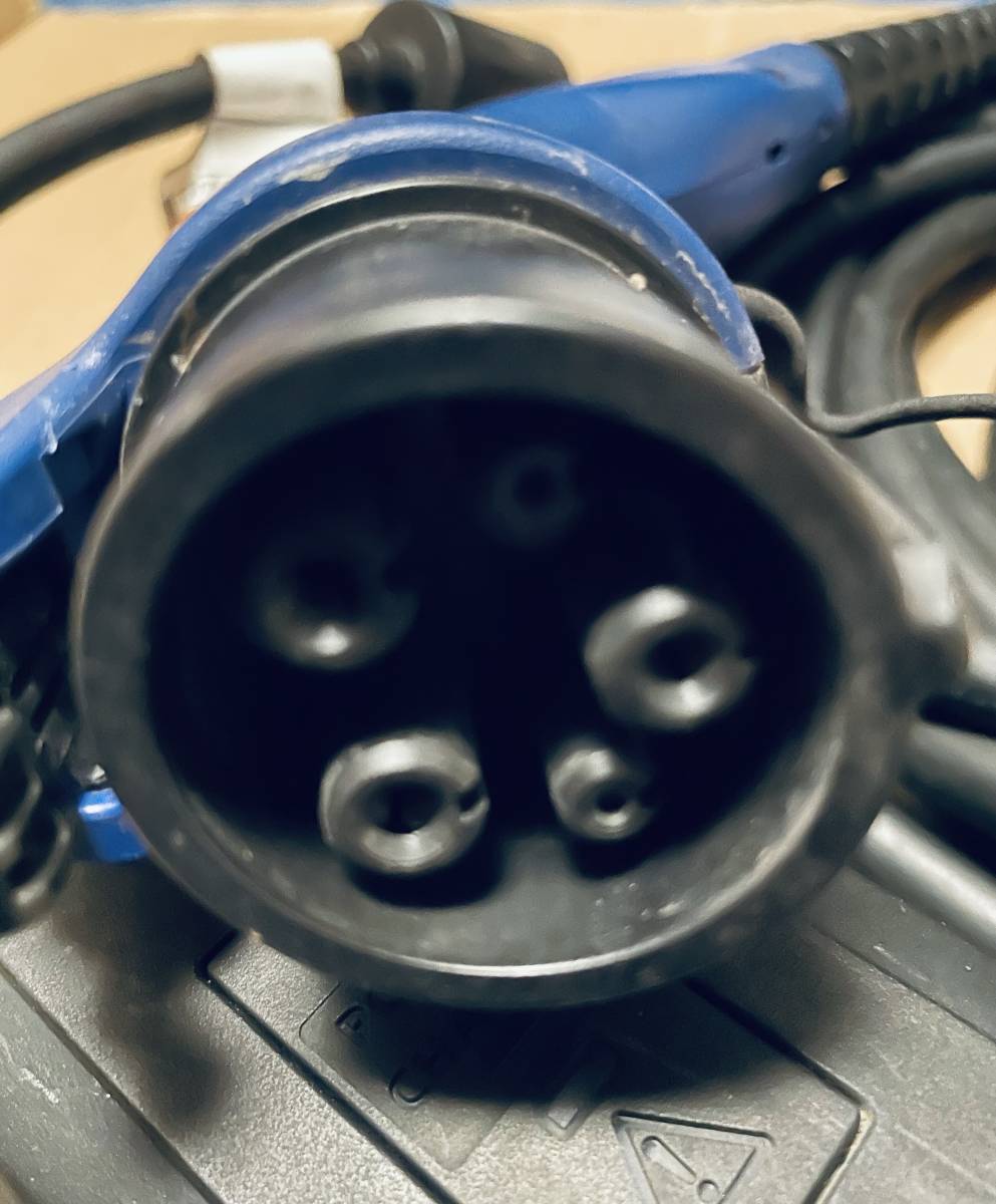 美品☆プリウスphv☆トヨタ純正充電ケーブル☆200V・100V両方に対応