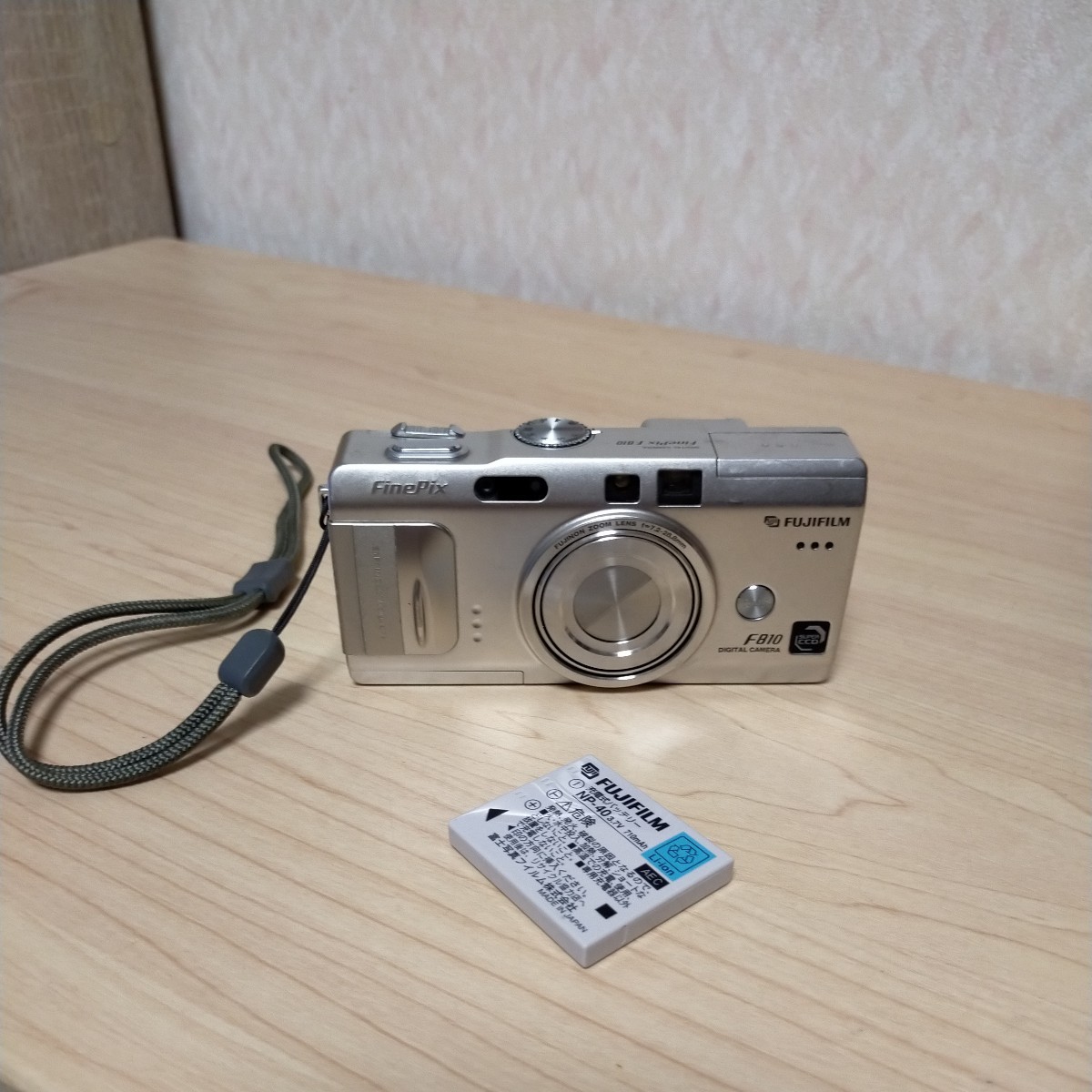 F810 FUJIFILM コンパクトデジタルカメラ FinePix FINEPIX 2GB