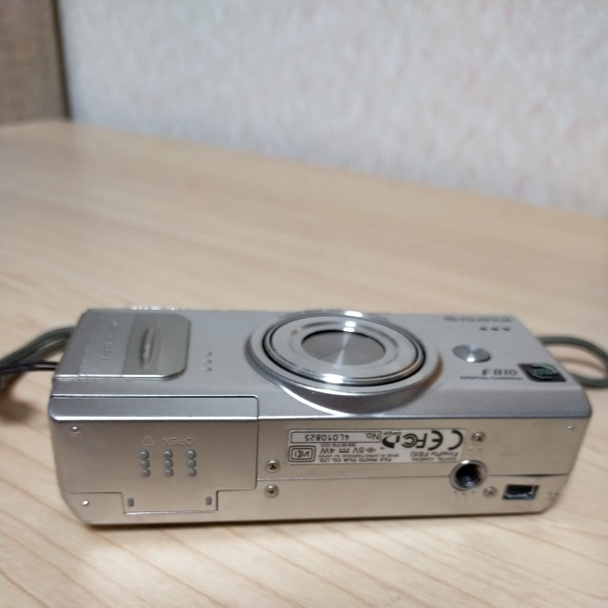 F810 FUJIFILM コンパクトデジタルカメラ FinePix FINEPIX 2GB