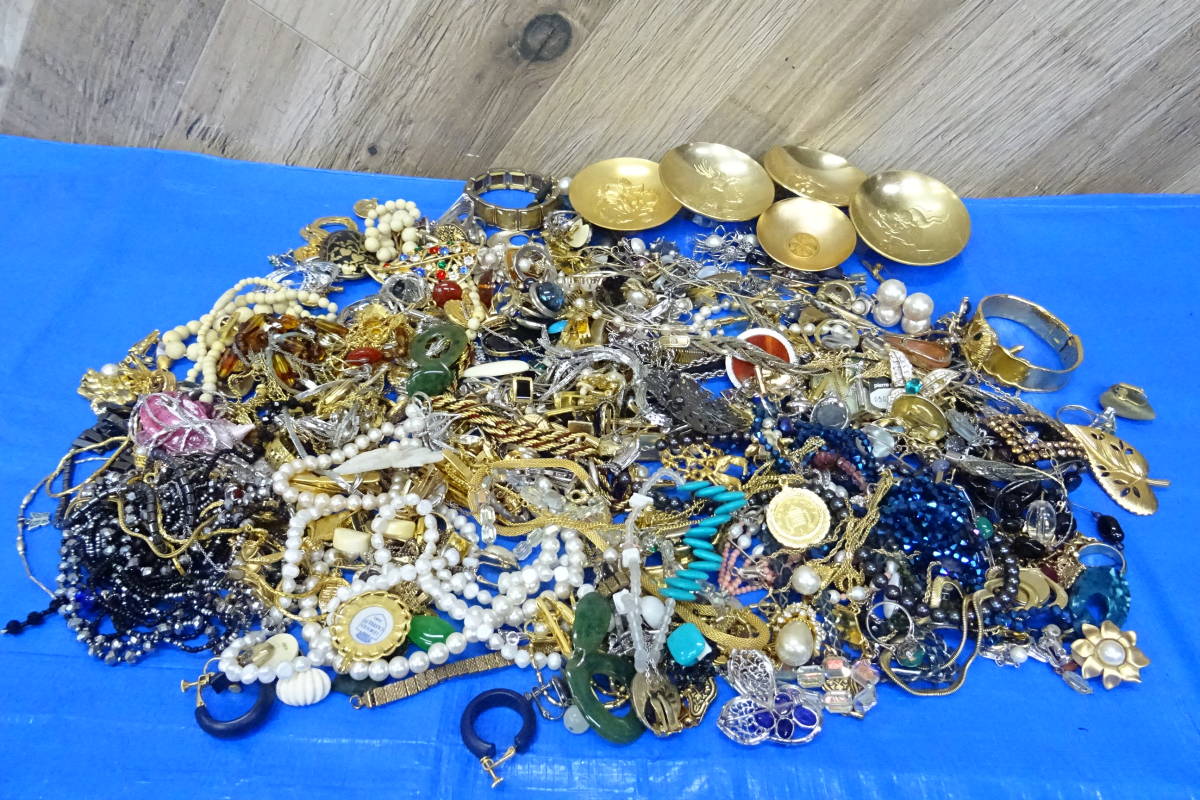 Yahoo!オークション - ネックレス ブ 大量アクセサリー まとめ売り