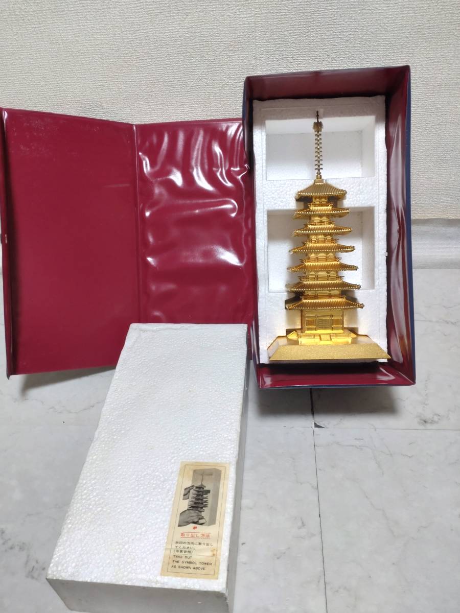 c9020◆昭和レトロ◆２４KGP　東大寺　七重塔　置物◆ケース入り/13．5×13.5×高さ29ｃｍ/鍍金