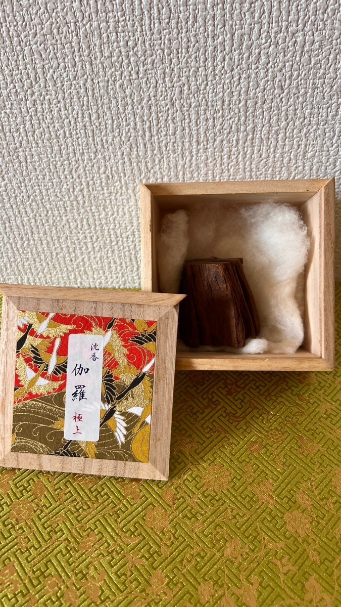 仏閣保管（伽羅 極上）88g 伽羅 沈香 ベトナム産 香木 原木 茶道具 香