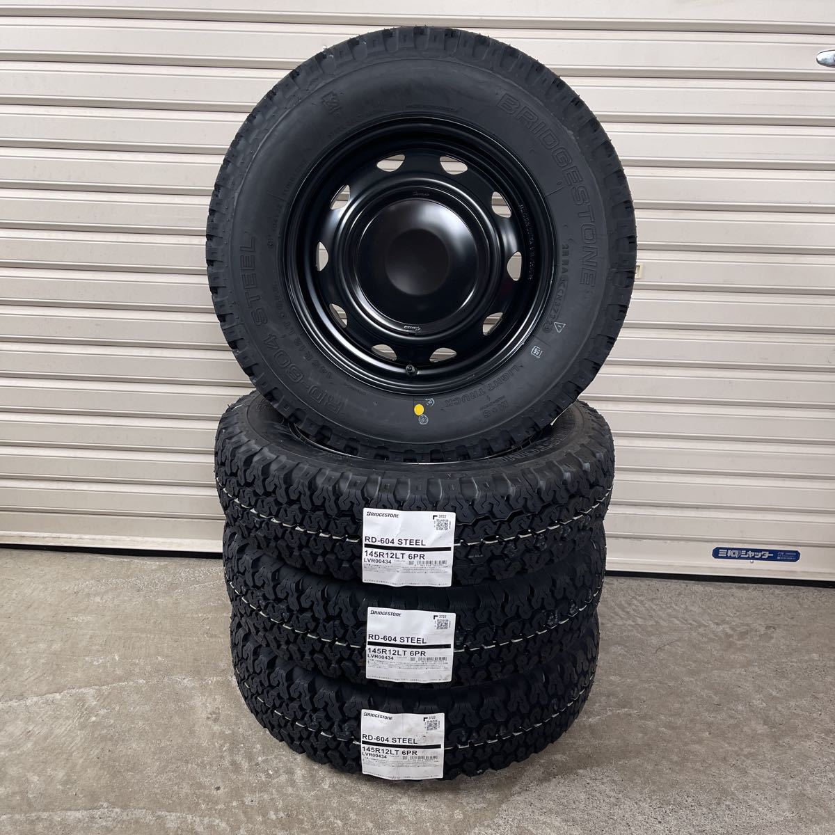 【セール，定番】 ネオキャロ ブリヂストン RD604V 2023年製造 145R12 6PR 145/80R12 80/78N ゴツゴツタイヤアクティ キャリーハイゼット ブラック(ラジアルタイヤ)｜売買されたオークション情報、yahooの商品情報をアー 4穴